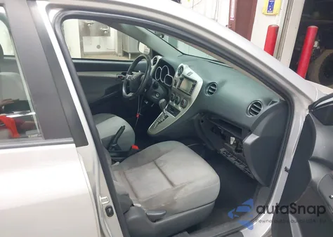 2013 Toyota Matrix S z USA, uszkodzony, nr VIN 2T1LE4EE0DC023235